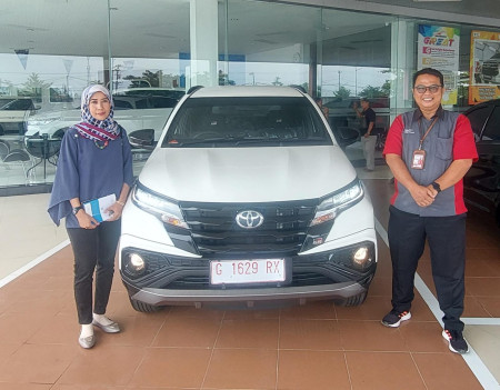 foto Penyerahan Unit Toyota Tegal  